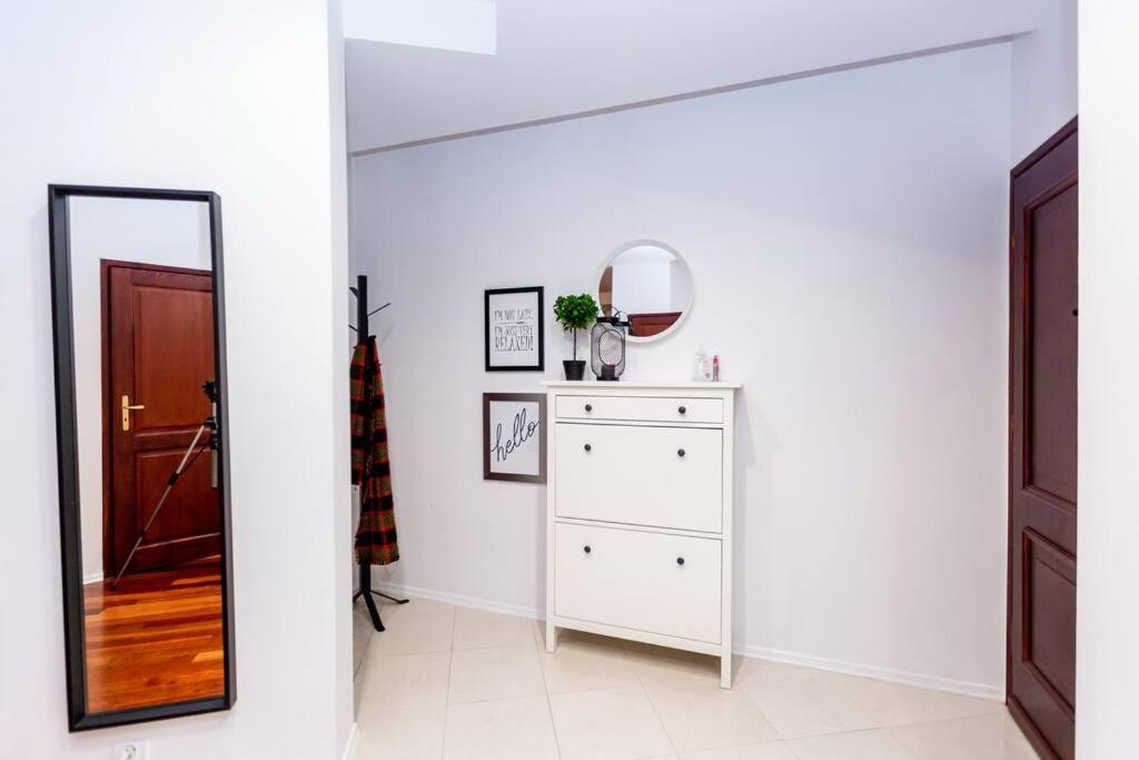 Elegant And Cozy In The Amazing Part Of Downtown Apartament Warszawa